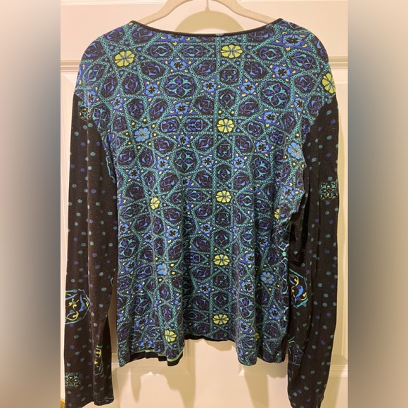 Preowned Chico’s colorful top. Size 3 (L) - Picture 6 of 6